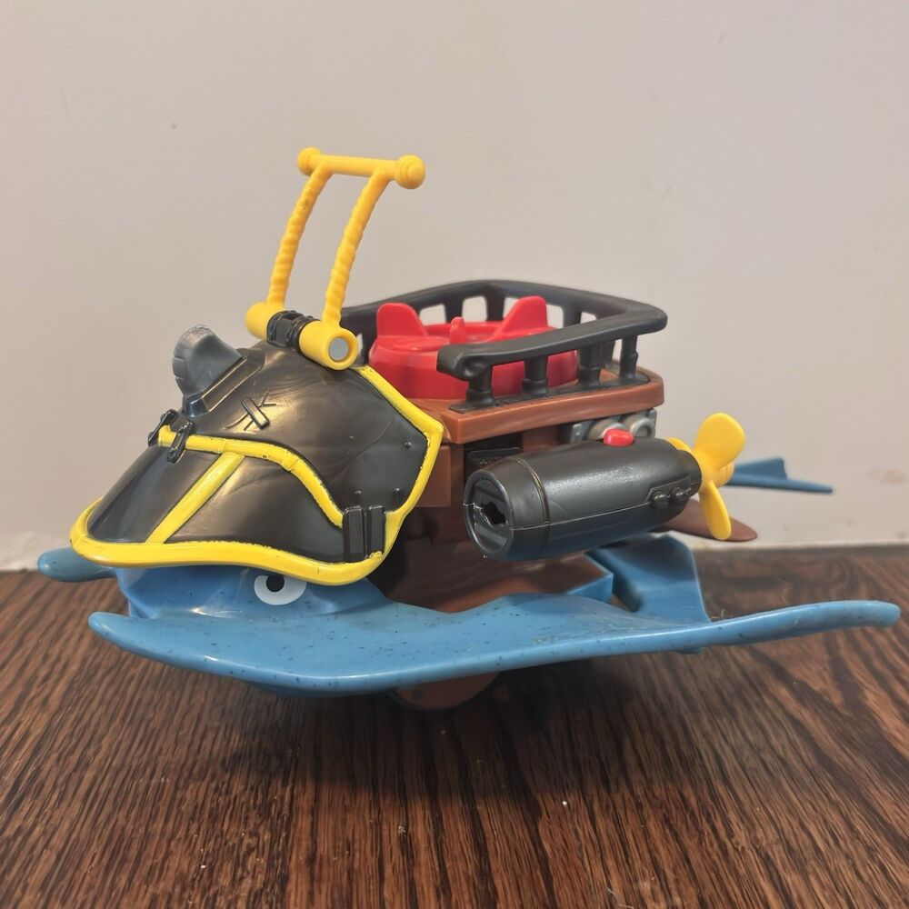 Fisher Price Imaginext Captain Nemo Stingray Pirate Sub Vehicle Missile Launcher